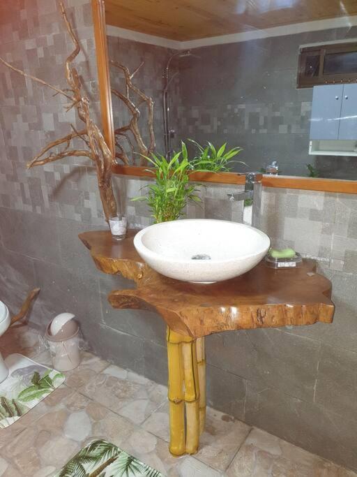 Apartamento Ohana Location Ravissant Appart Spacieux Parking Gratuit A Uturoa Exterior foto